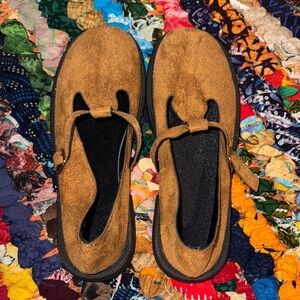 Women’s Brown Shoe